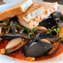 Café Lido - Mussels...must have! So good!