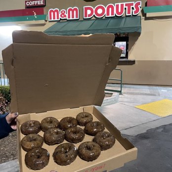 M & M Donuts - A dozen of the very best blueberry donuts - Donuts Near Me - Anaheim, California M & M Donuts - A dozen of the very best blueberry donuts - Donuts Near Me - Anaheim, California