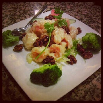 XO Taste - JUMBO Shrimp w/ Walnuts & Broccoli !!!!! - Chinese Near Me - New York, New York
