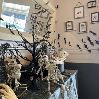 Undergrind Cafe - Halloween Decorations - Cafes Near Me - Los Angeles, California Undergrind Cafe - Halloween Decorations - Cafes Near Me - Los Angeles, California