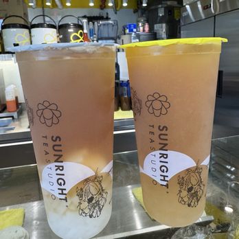 Sunright Tea Studio - Fragrant Oolong Milk Tea and Peach Jasmine - Bubble Tea Near Me - Seattle, Washington