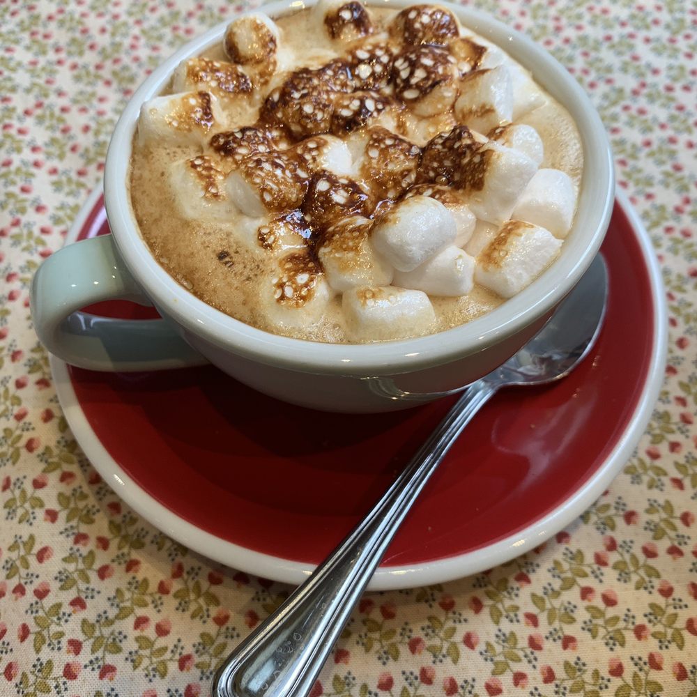 Nellie's Coffeebar - Cappuccino Brûlée - Coffee & Tea Near Me - Antwerp, VAN