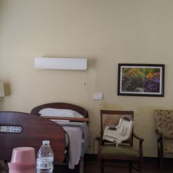 Bayshire Yorba Linda - Stand semi private room