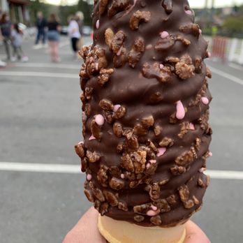 Martha's Dandee Creme - Dole soft serve dipped in chocolate crunch - Ice Cream & Frozen Yogurt Near Me - Queensbury, New York