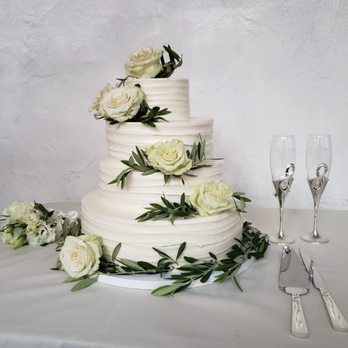 Elevated Room Events - Cake Table - Party & Event Planning Near Me Elevated Room Events - Cake Table - Party & Event Planning Near Me