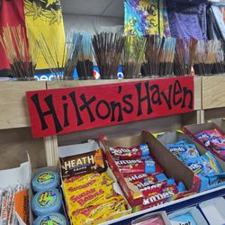 Hilton's Haven - Cool hand made sign...