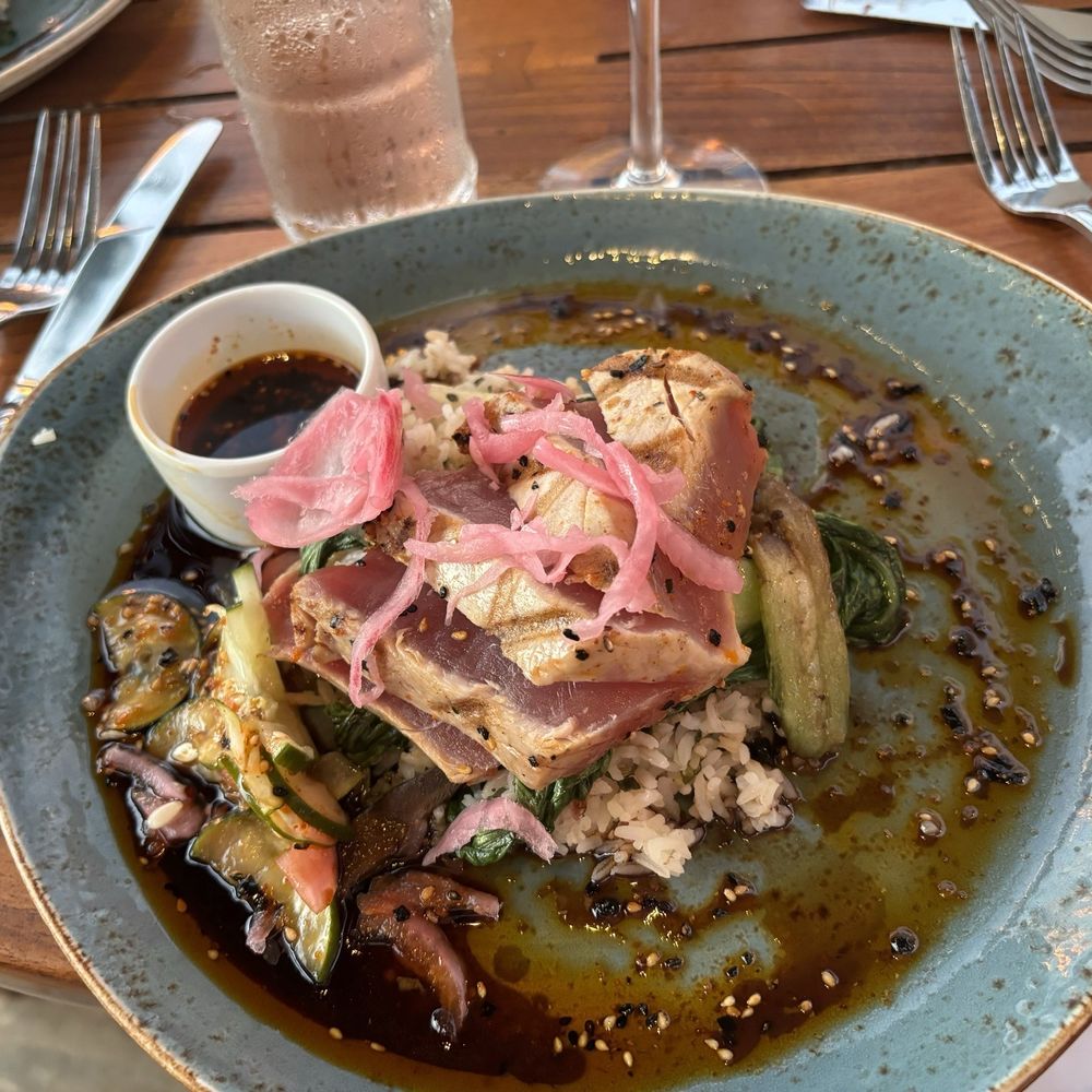 Duke's Beach House - Breakfast & Brunch Near Me - Lahaina, Hawaii Duke's Beach House - Breakfast & Brunch Near Me - Lahaina, Hawaii