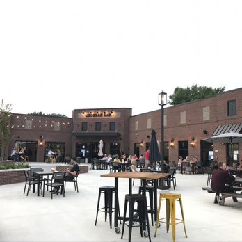 Crooked Can Brewery - Great size patio. - Brewpubs Near Me - Hilliard, Ohio