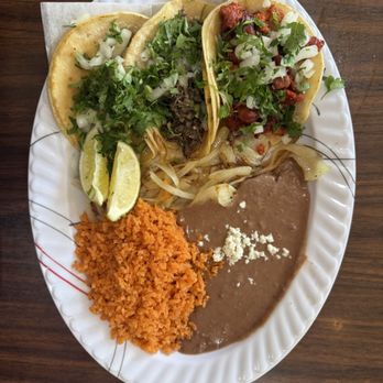Tacos Doña Lena - Las Tres Chismosas - Tacos Near Me - Houston, Texas