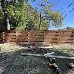 Leander Custom Fencing - Horizontal 5" foot fence