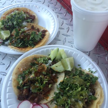 Pa' Tacos El Papi - Lengua, Asada, and Mixto tacos with horchata to drink! Yum!! - Food Trucks Near Me - Arlington, Virginia Pa' Tacos El Papi - Lengua, Asada, and Mixto tacos with horchata to drink! Yum!! - Food Trucks Near Me - Arlington, Virginia