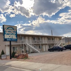 Rainbow Canyon Motel - @ Rainbow Canyon Motel - 7/13/17