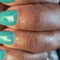 Nails Up Spa - Highland Creek - The skin around my nail bed is dry and crackling because of sitting in Acetone for almost an hour!