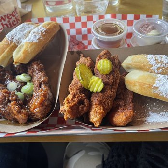 Sweet Chick - Lil Chicken Waffles Nashville Lil Chicken Waffles Honey Garlic - Southern Near Me - Brooklyn, New York Sweet Chick - Lil Chicken Waffles Nashville Lil Chicken Waffles Honey Garlic - Southern Near Me - Brooklyn, New York