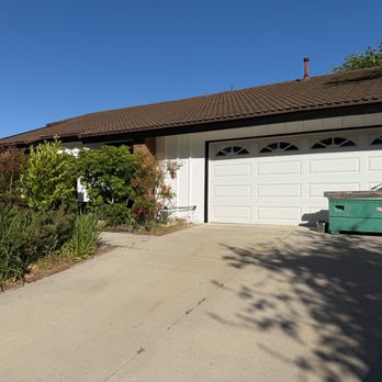 Mclaughlin Legacy Construction - Front of house and garage door - Carpenters Near Me - Thousand Oaks, California