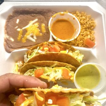 Taqueria Juarez - Crunchy shredded chicken taco plate everybody's cool and the place is nice! Salsa is great I recommend this place for sure! - Mexican Near Me - Henderson, Texas Taqueria Juarez - Crunchy shredded chicken taco plate everybody's cool and the place is nice! Salsa is great I recommend this place for sure! - Mexican Near Me - Henderson, Texas