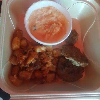 Evelyns Food Love - Cheese grits sausage patties and potatoes - Salad Near Me - Chicago, Illinois Evelyns Food Love - Cheese grits sausage patties and potatoes - Salad Near Me - Chicago, Illinois