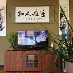 Mind & Body Natural Healing Center - Lobby area