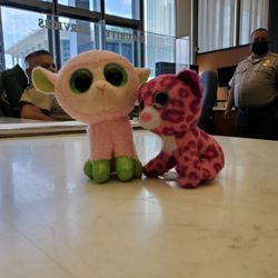 Photo of Los Angeles Department of Water & Power - Los Angeles, CA, US. Lobby Level someone forgot their toys in the elevator