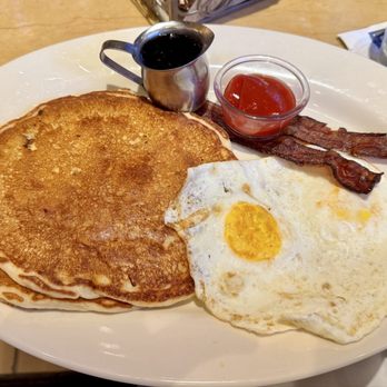 The Cheesecake Factory - Breakfast Brunch Combo* - New American Near Me - Tampa, Florida