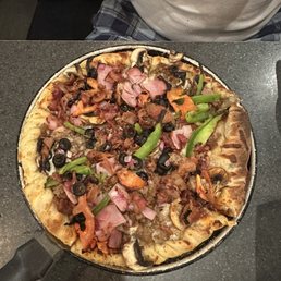 Louie Supreme Pizza