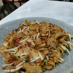 Little Singapore - A delicious and flavourful Char Kway Teow!
