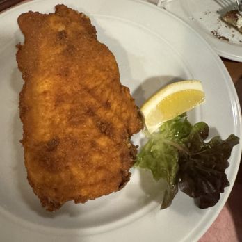 Restaurant Neubauschenke - Chicken Cordon Bleu - Austrian Near Me - Vienna, 9 Restaurant Neubauschenke - Chicken Cordon Bleu - Austrian Near Me - Vienna, 9