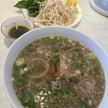 An Di Dzo - Eye round pho with bone marrow infused broth - Vietnamese Near Me - Honolulu, Hawaii An Di Dzo - Eye round pho with bone marrow infused broth - Vietnamese Near Me - Honolulu, Hawaii