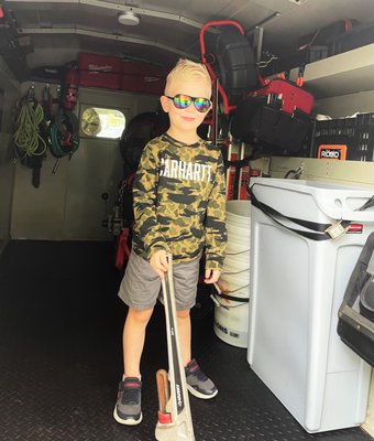 Matthews Plumbing Service Logo