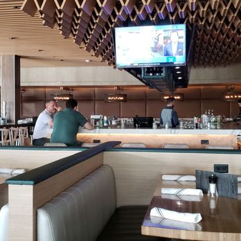 Moxies - Inside - Cocktail Bars Near Me - Houston, Texas