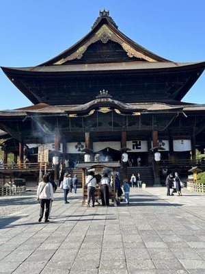 Zenkōji temple by null