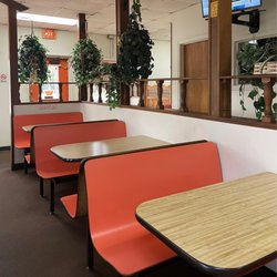 Mister Bar-B-Que - Dining