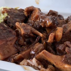 Beryl's Pepperpot - Oxtail, coleslaw and rice and peas