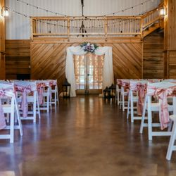 Faulkner Lake Orchard Wedding and Event Center - Elopement packages are available