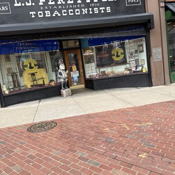 L J Peretti Co - Front door way - Tobacco Shops Near Me - Boston, Massachusetts