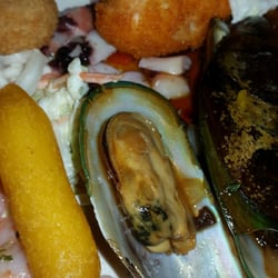 Fu Hou Buffet - Mussels, Sorullos closeup