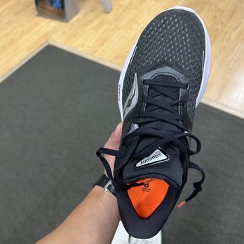 Run With Us - Saucony Ride 16 - Shoe Stores Near Me - Pasadena, California