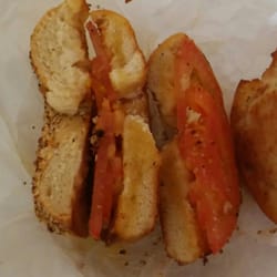 Everything bagel with toasted butter and tomatoes really good!!!!!