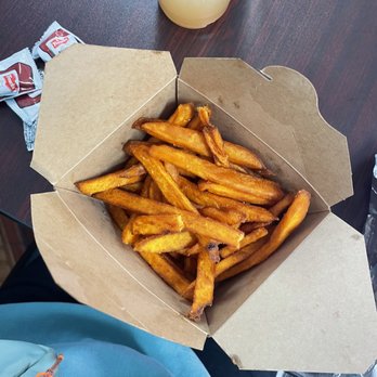 VEG-N - Sweet potato fries and MANGO GUAVA LEMONADE - Vegan Near Me - Okemos, Michigan