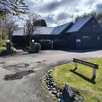 Tongariro Lodge - Outside of Lodge Reception building (and restaurant) - Resorts Near Me - Tūrangi