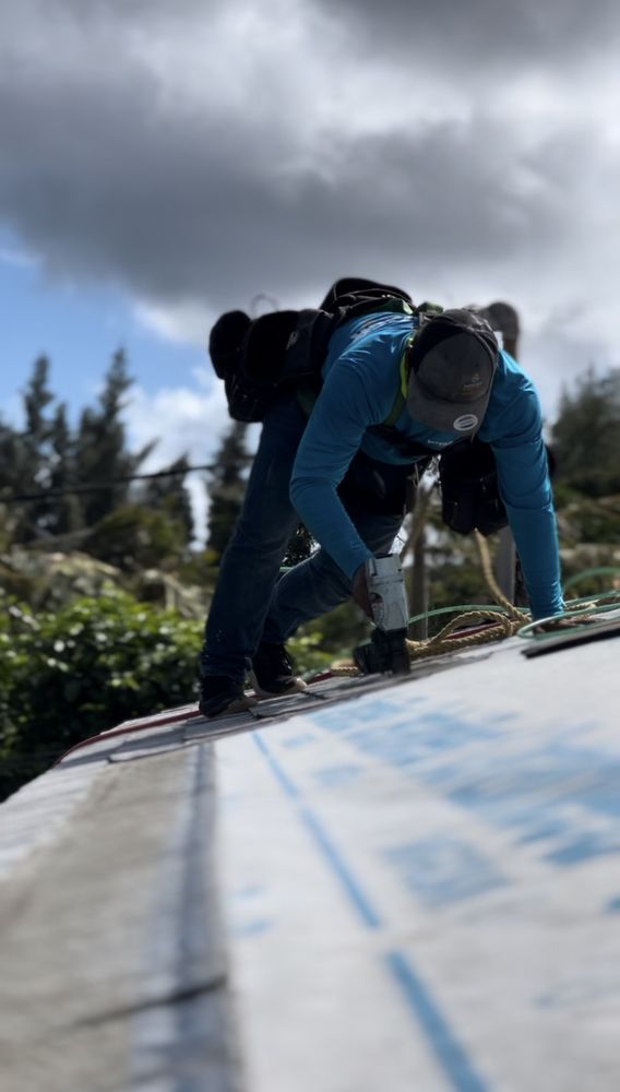 Slide of Voyager Roofing