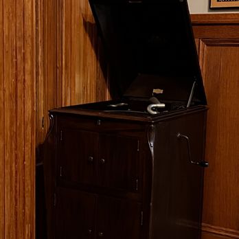 Bell's Mansion - Vintage Victrola - New American Near Me - Stanhope, New Jersey