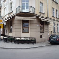 Cava - Narożna część restauracji.