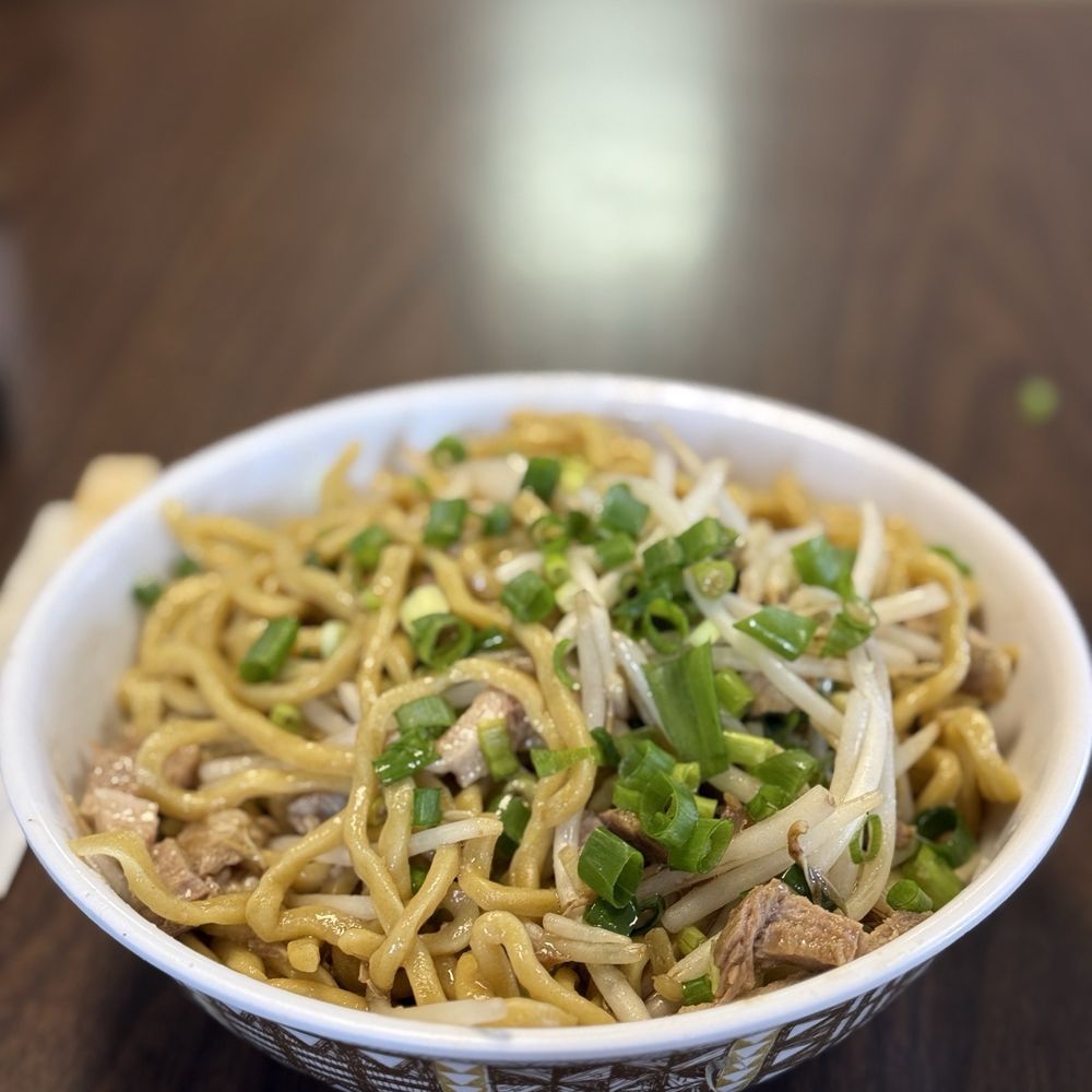 Jack's Inn - Dry mein - Breakfast & Brunch Near Me - Kahului, Hawaii