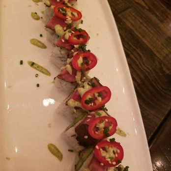 E+O Kitchen - Hyde Park - Special sushi roll with scallops, wagyu, and asparagus for $24 - Sushi Bars Near Me - Cincinnati, Ohio E+O Kitchen - Hyde Park - Special sushi roll with scallops, wagyu, and asparagus for $24 - Sushi Bars Near Me - Cincinnati, Ohio