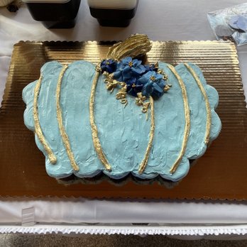 Flour & Sugar Cakery - blue pumpkin cupcake pull apart cake 10/10 - Cupcakes Near Me - Seven Fields, Pennsylvania