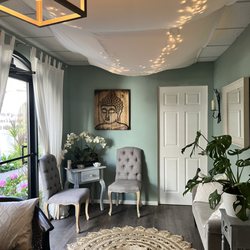 Healing Waters Wellness - Wellness center waiting room