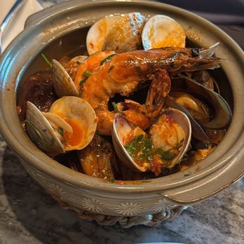 Cino - Italian Near Me - Honolulu, Hawaii