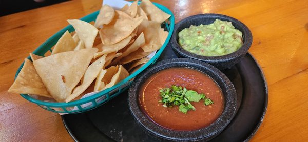 Los Cuervos Taqueria & Cantina by null