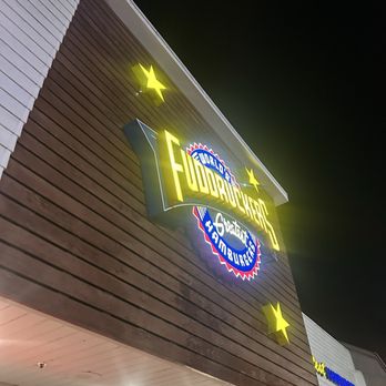 Fuddruckers - outside view - Burgers Near Me - Concord, California